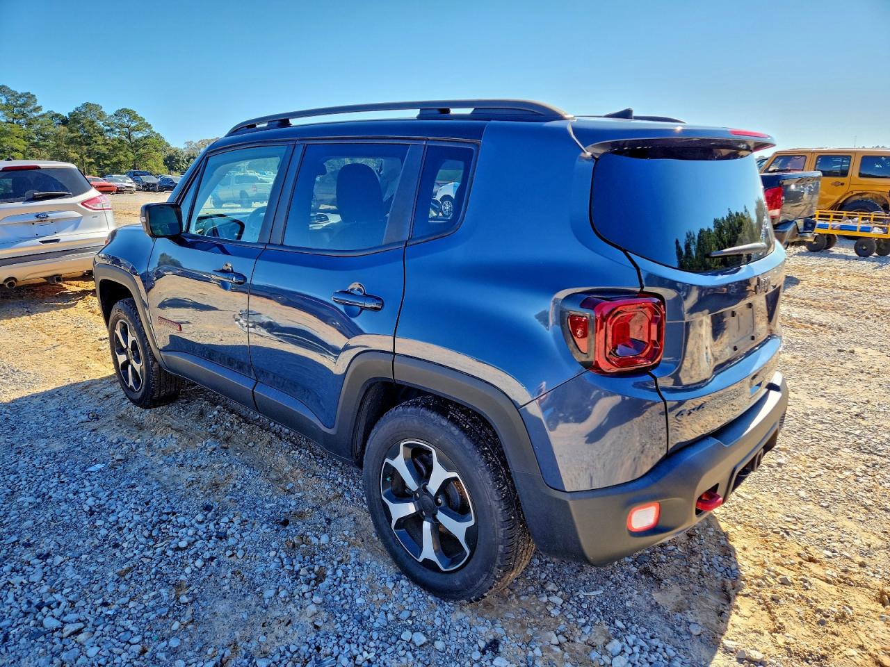 Jeep Renegade Trailhawk Image 4