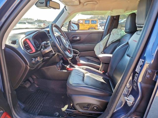 Jeep Renegade Trailhawk Image 8