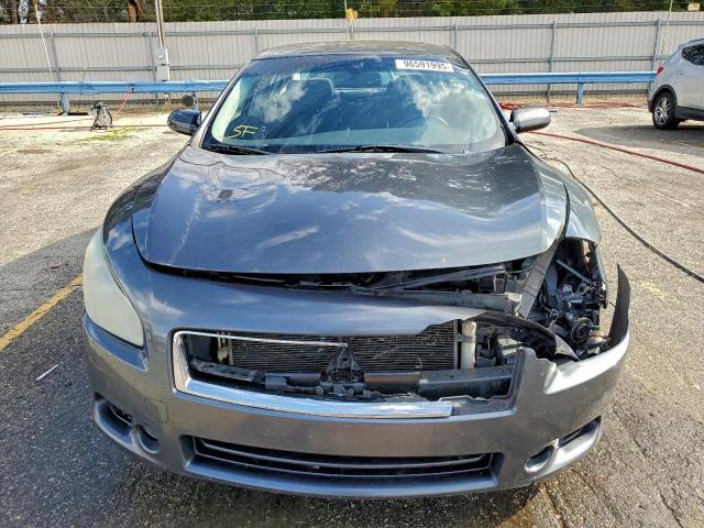 Nissan Maxima S Image 10