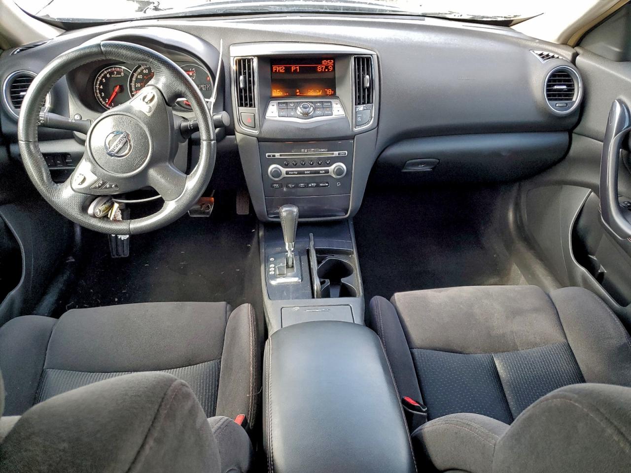 Nissan Maxima S Image 8