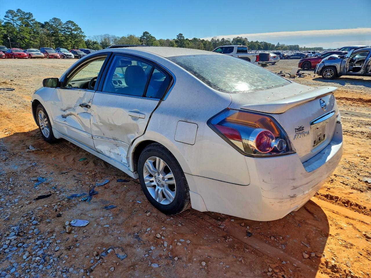 Nissan Altima Base Image 3