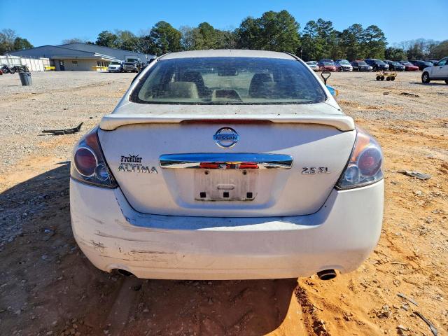 Nissan Altima Base Image 5