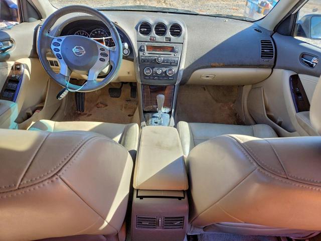 Nissan Altima Base Image 10