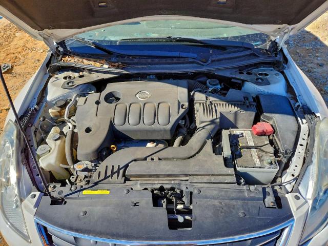 Nissan Altima Base Image 6