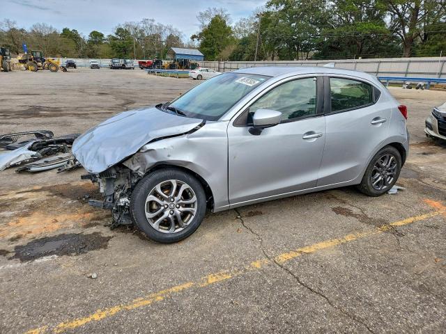  Salvage Toyota Yaris