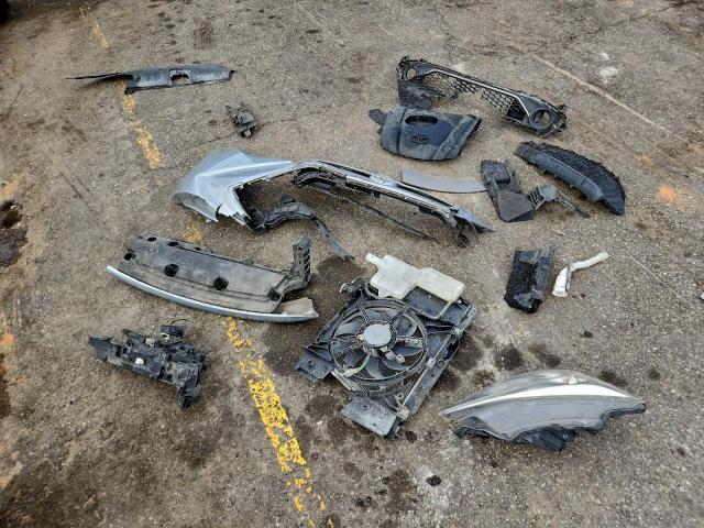 Toyota Yaris Le Image 14