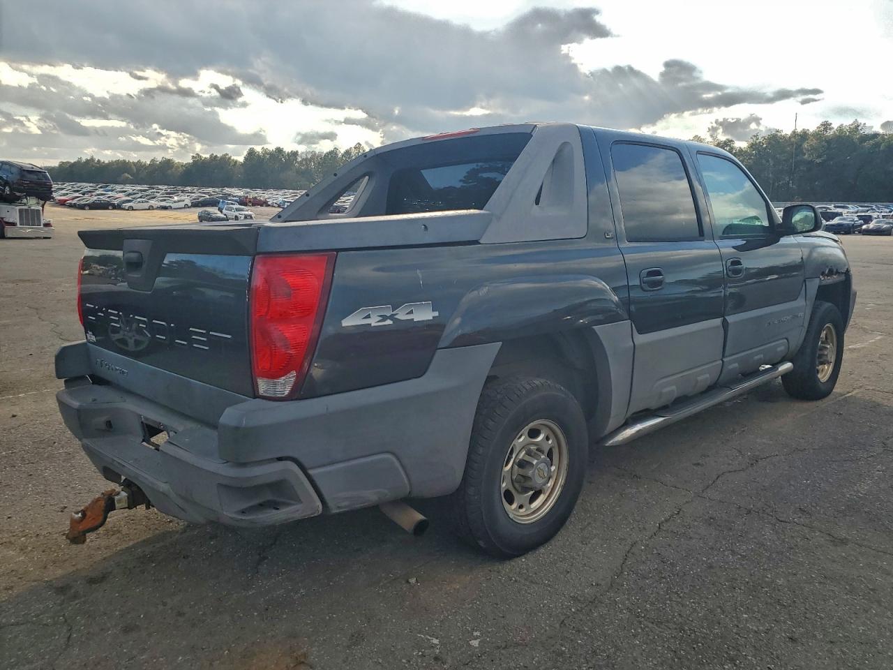 Chevrolet Avalanche K2500 Image 4