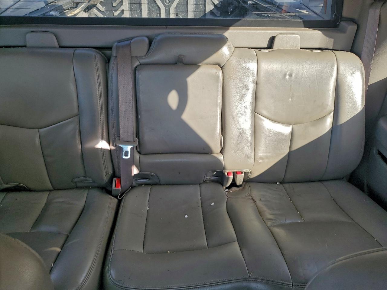 Chevrolet Avalanche K2500 Image 9