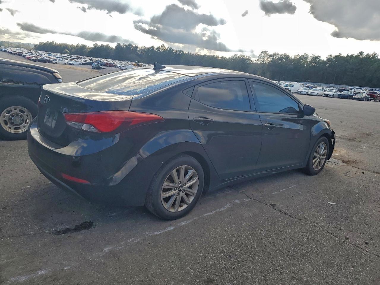 Hyundai ELANTRA Se Image 3