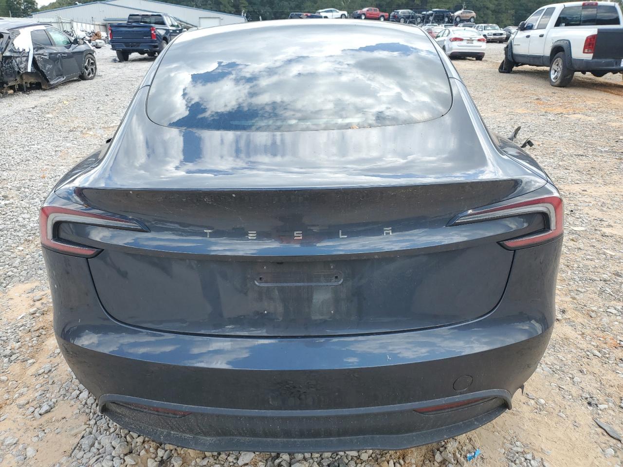 Tesla Model 3 Image 11