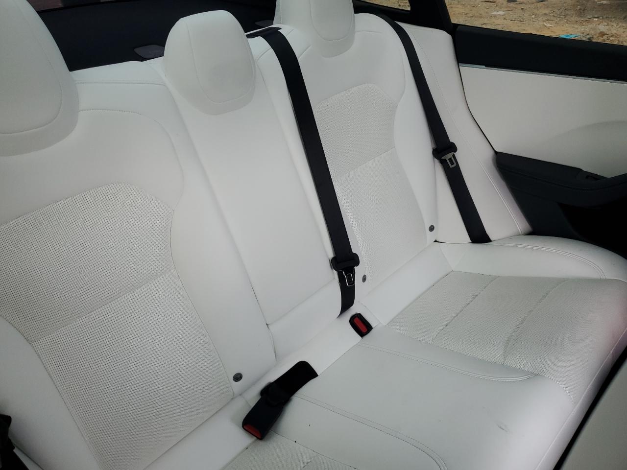 Tesla Model 3 Image 5