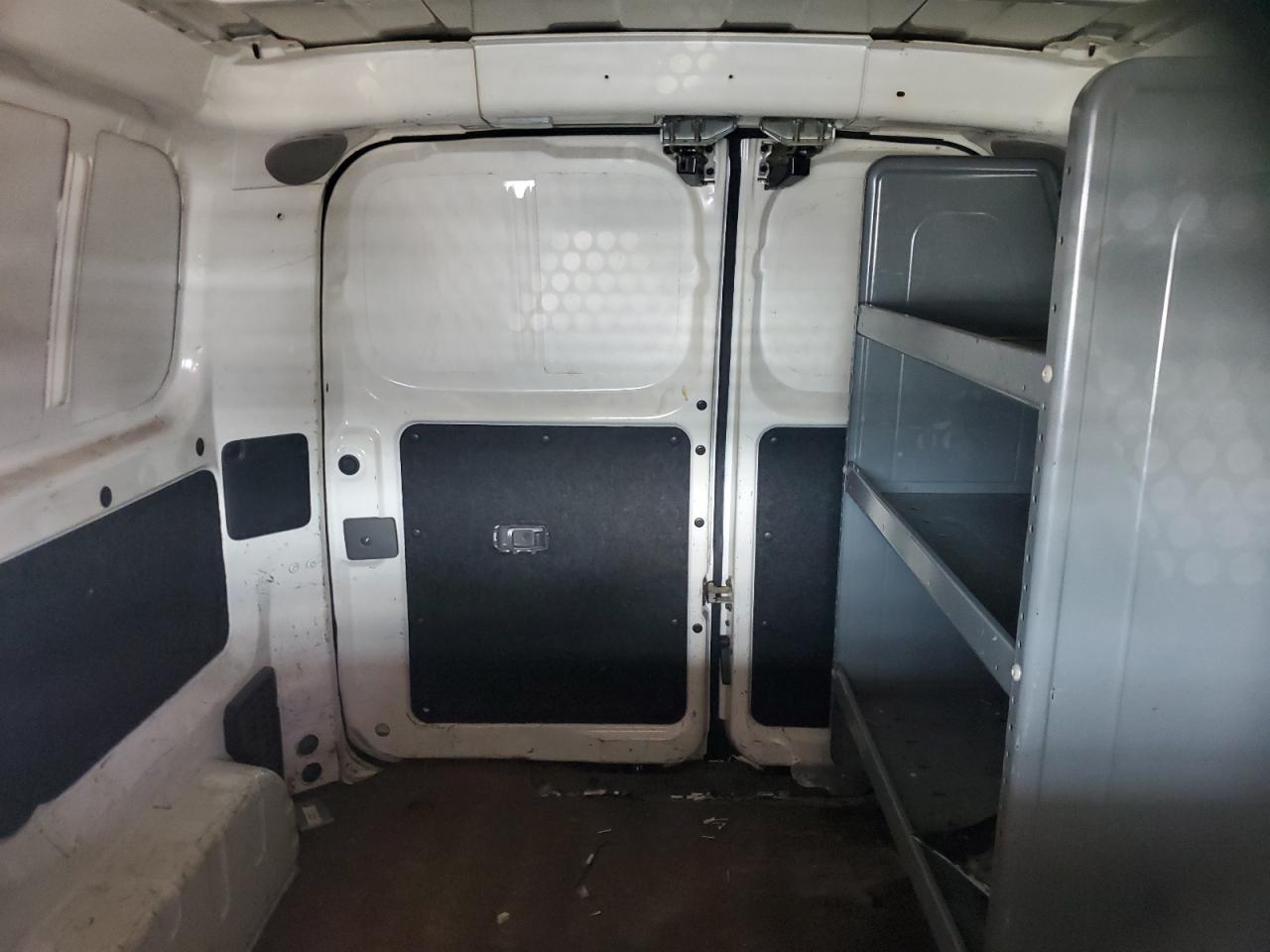 Nissan Nv 2.5s Image 10