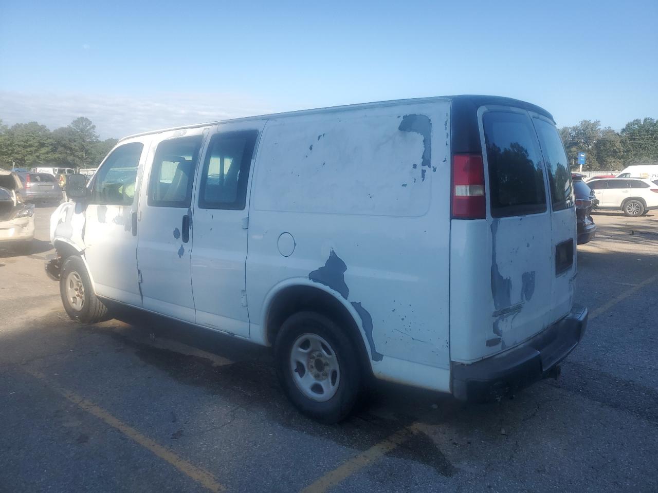 Chevrolet Express Image 12