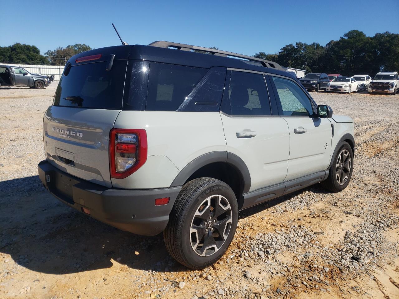 Ford Bronco Outer Banks Image 9