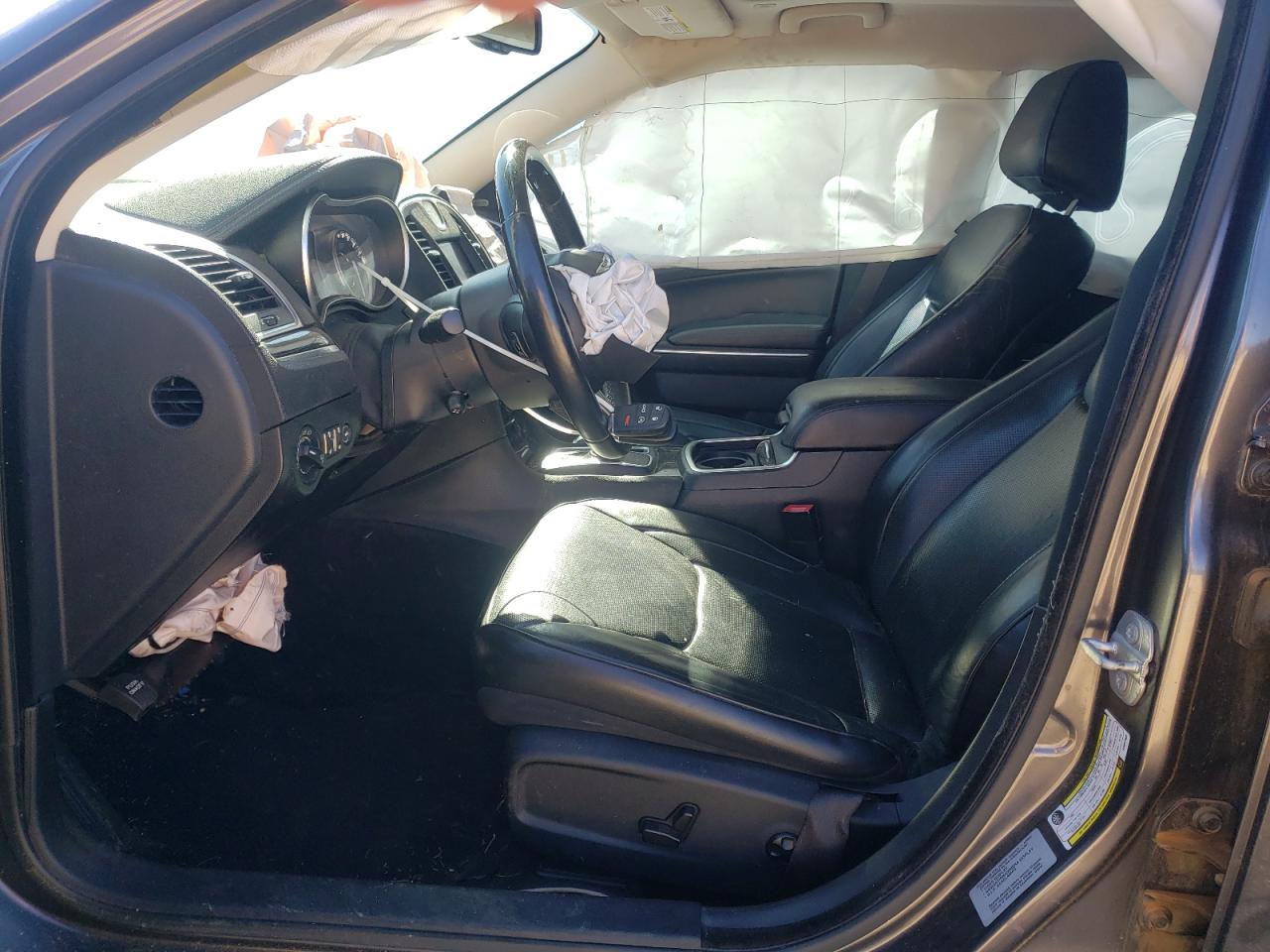 Chrysler 300 Image 7