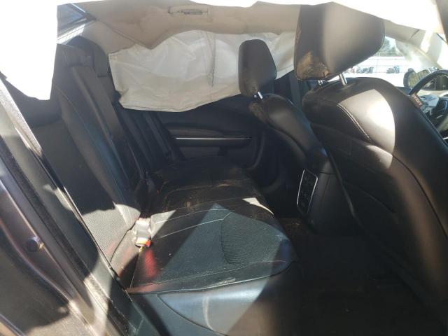 Chrysler 300 Image 9