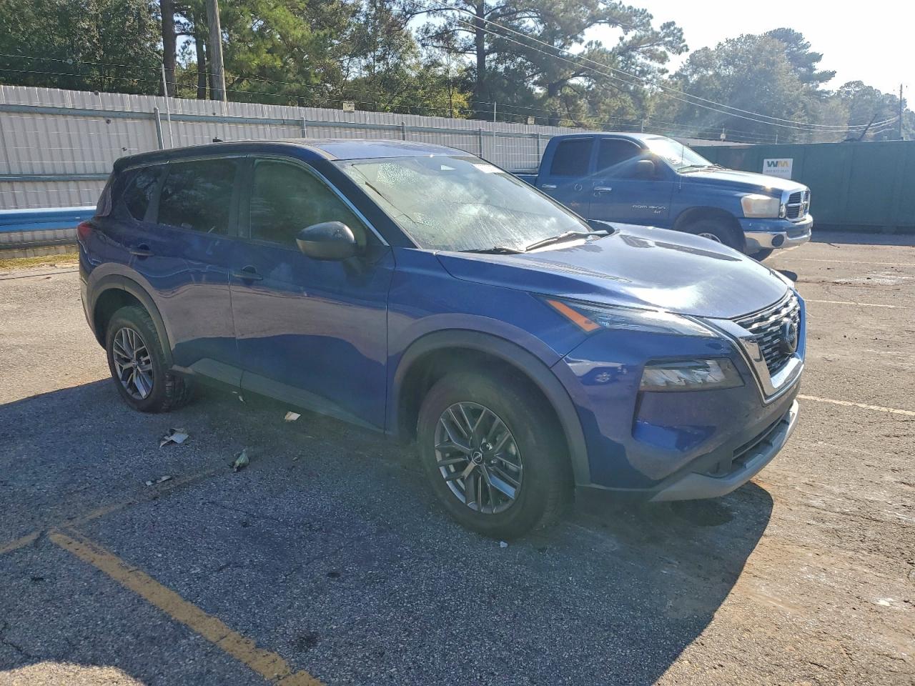 Nissan Rogue S Image 7