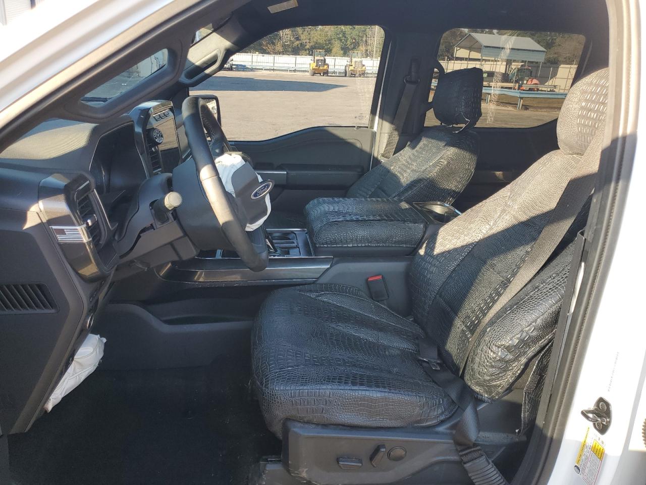 Ford F-150 Supercrew Image 3