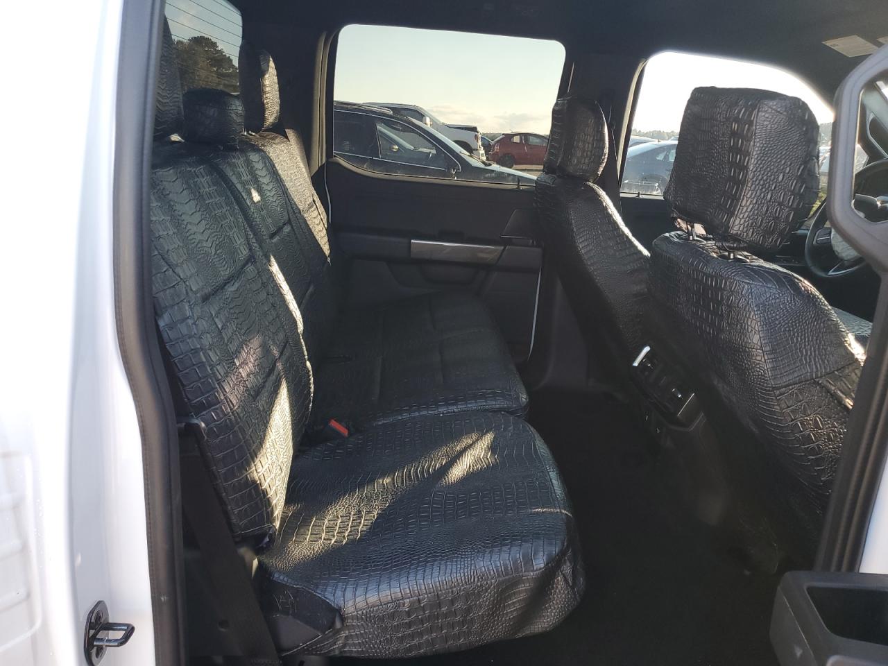 Ford F-150 Supercrew Image 9