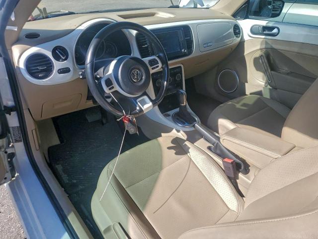 Volkswagen Beetle Se Image 8