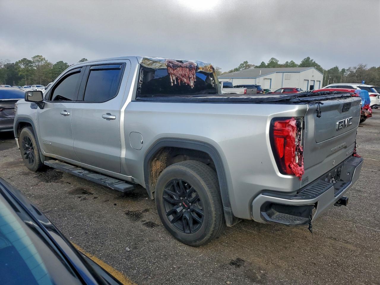 GMC Sierra C1500 Elevation Image 2