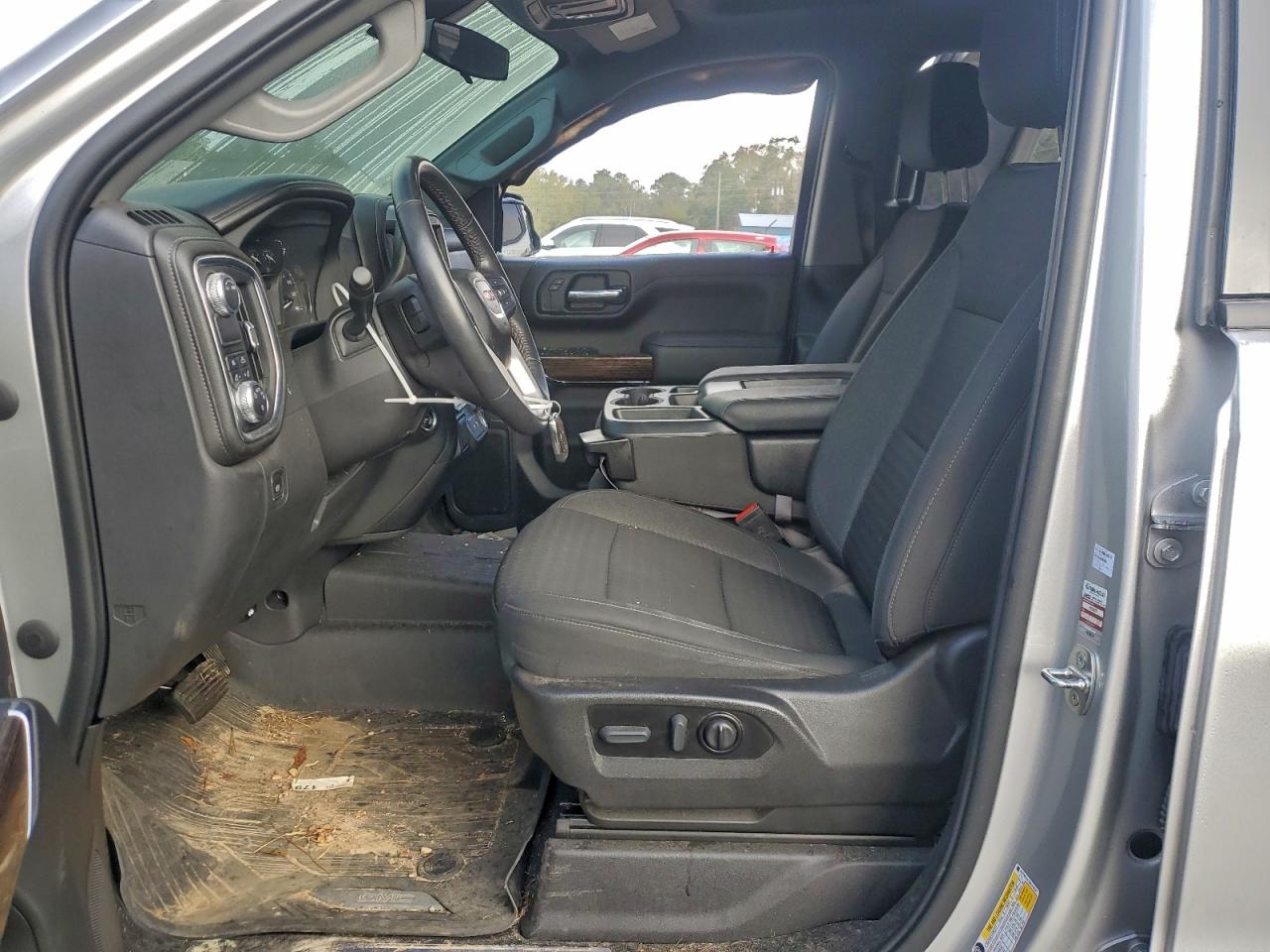 GMC Sierra C1500 Elevation Image 9