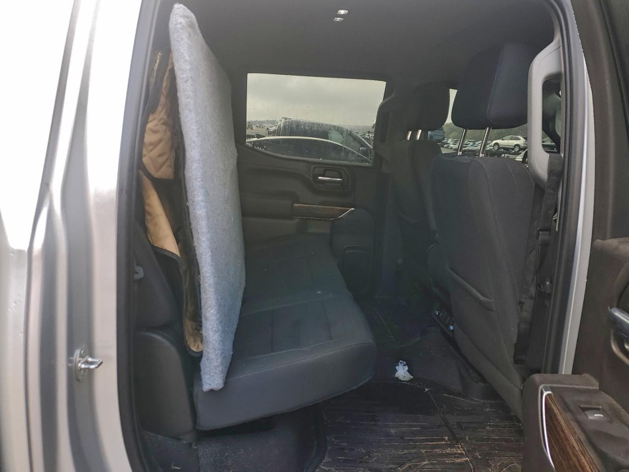 GMC Sierra C1500 Elevation Image 4