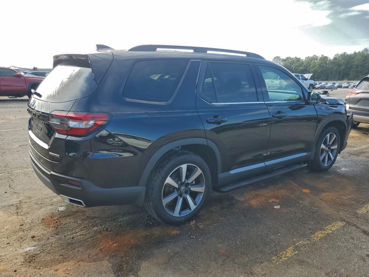 Honda Pilot Touring Image 5