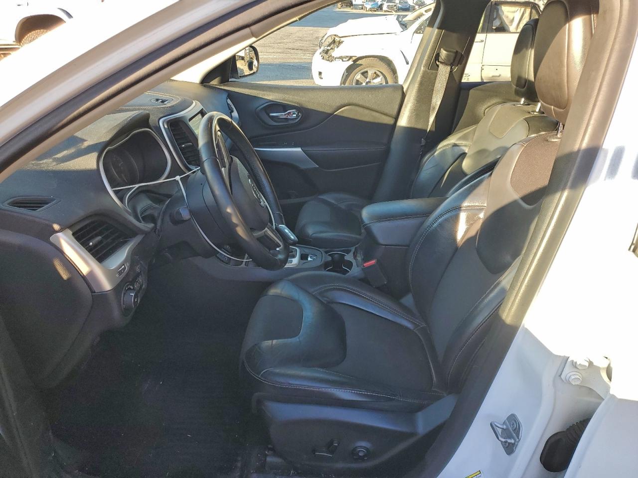 Jeep Grand Cherokee Latitude Plus Image 3