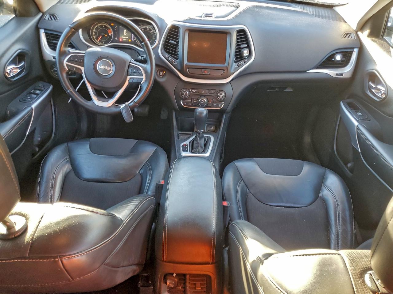 Jeep Grand Cherokee Latitude Plus Image 4