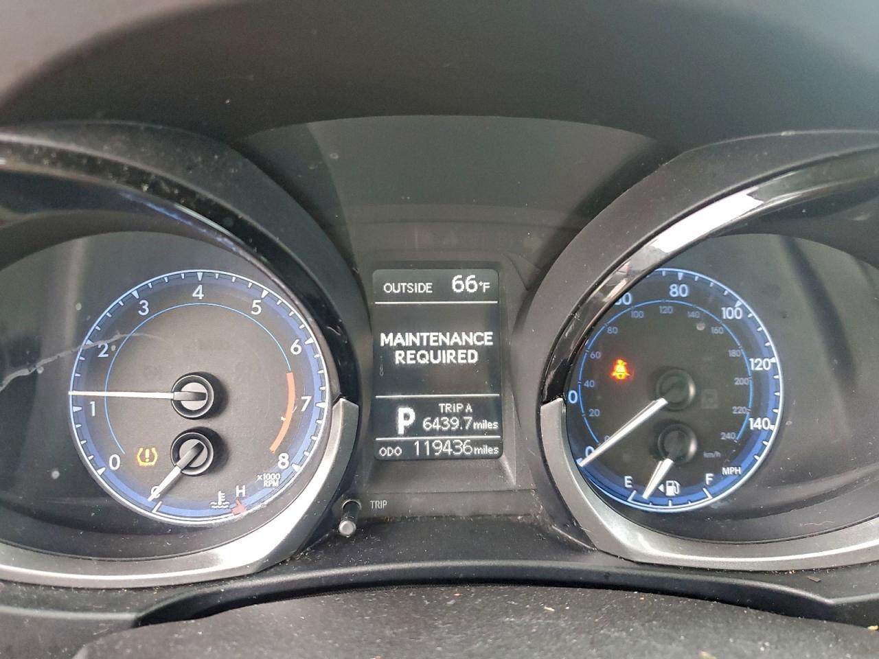 Toyota Corolla L Image 10