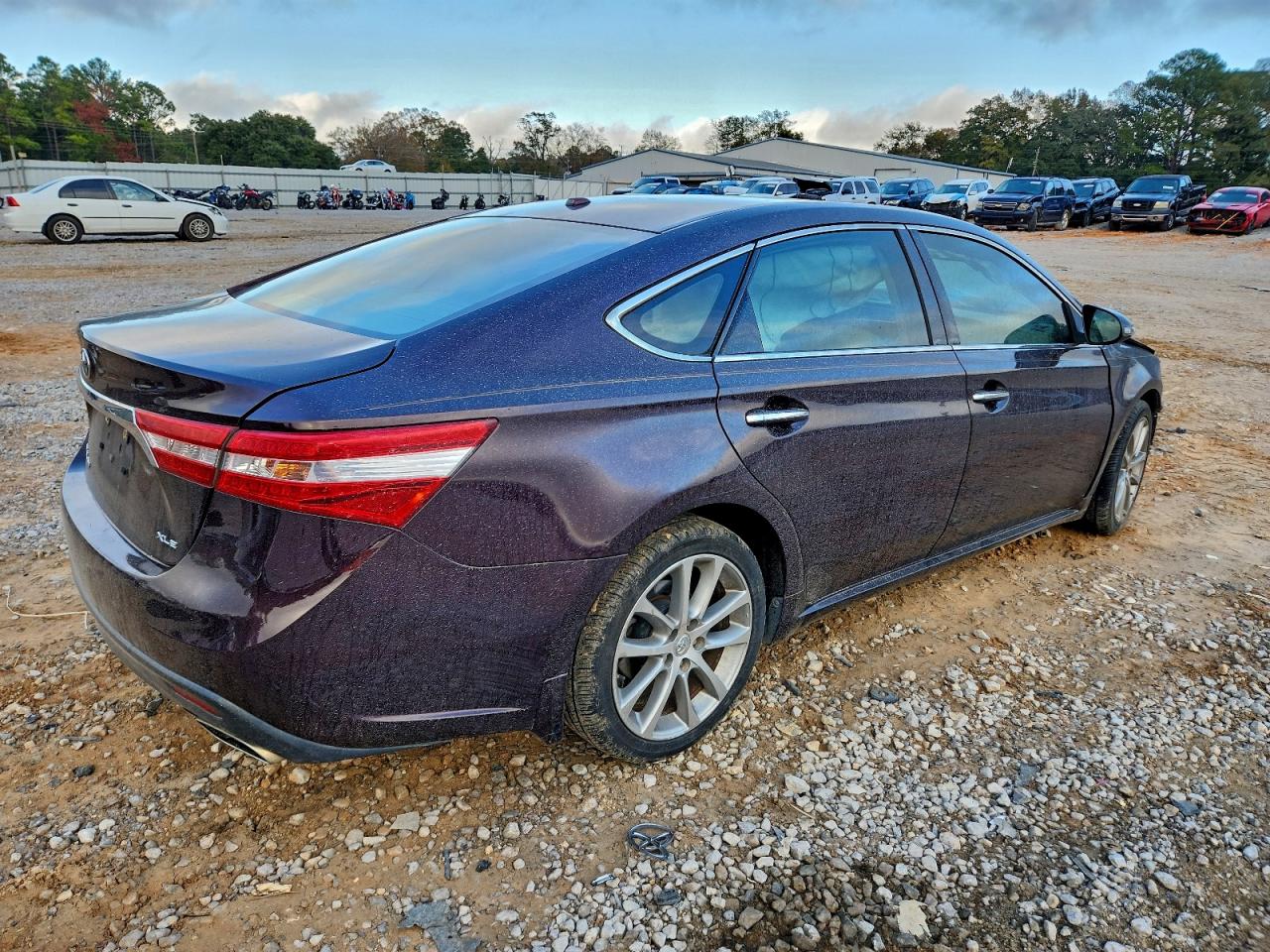 Toyota Avalon Base Image 9