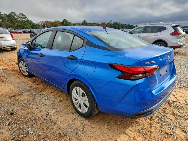 Nissan Versa S Image 3