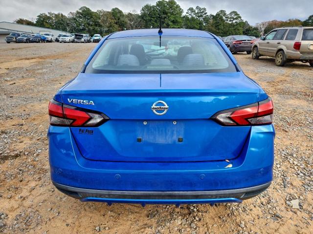 Nissan Versa S Image 8