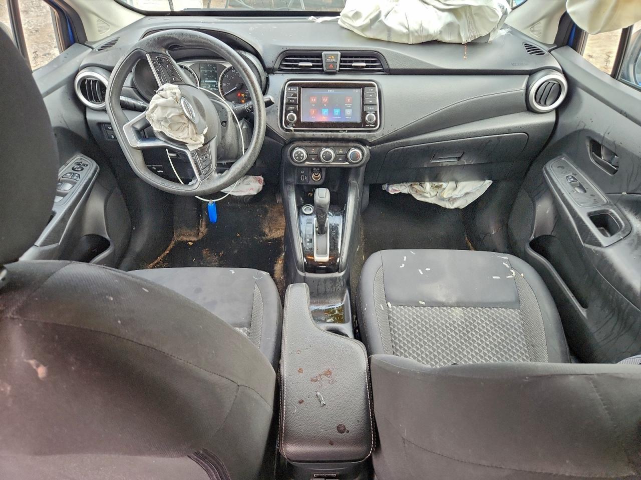 Nissan Versa S Image 4