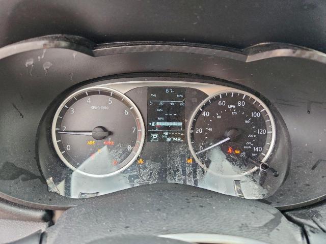 Nissan Versa S Image 6