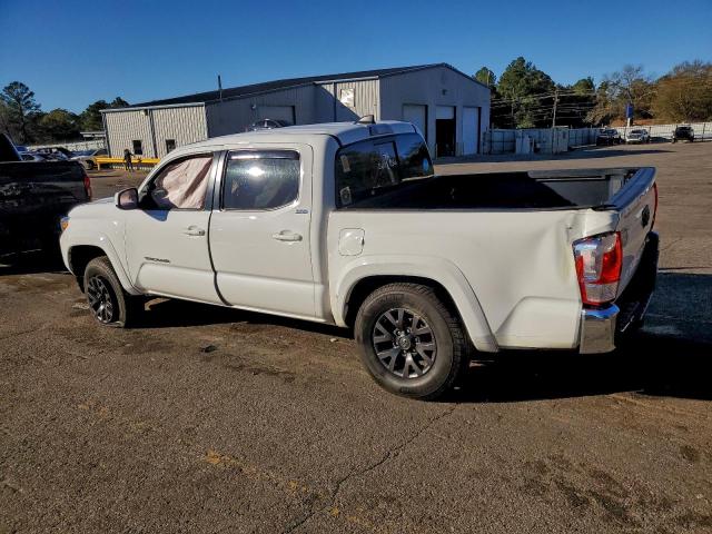 Toyota Tacoma Double Cab Image 2