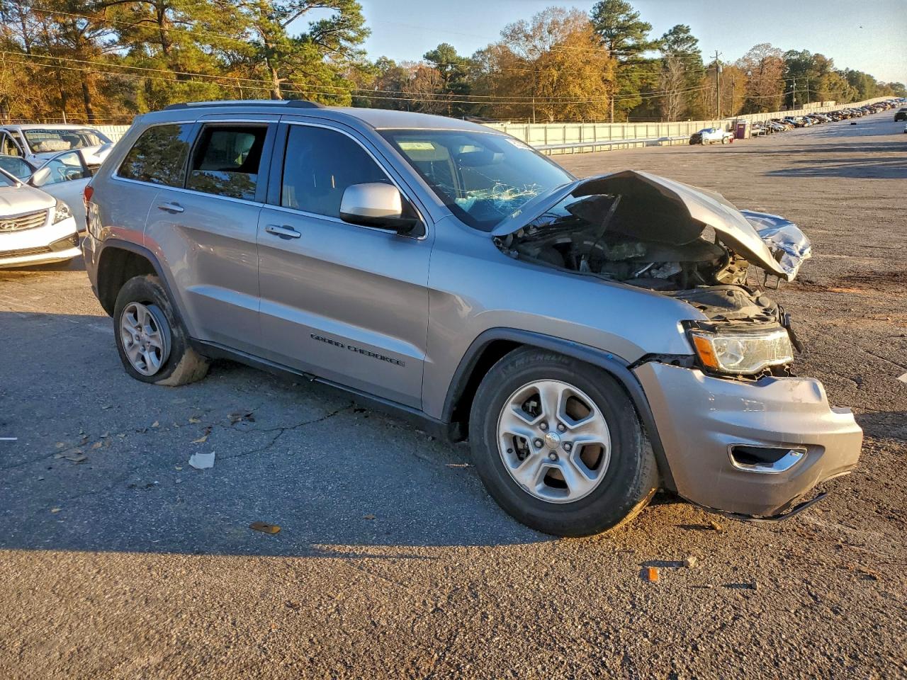 Jeep Grand Cherokee Laredo Image 12