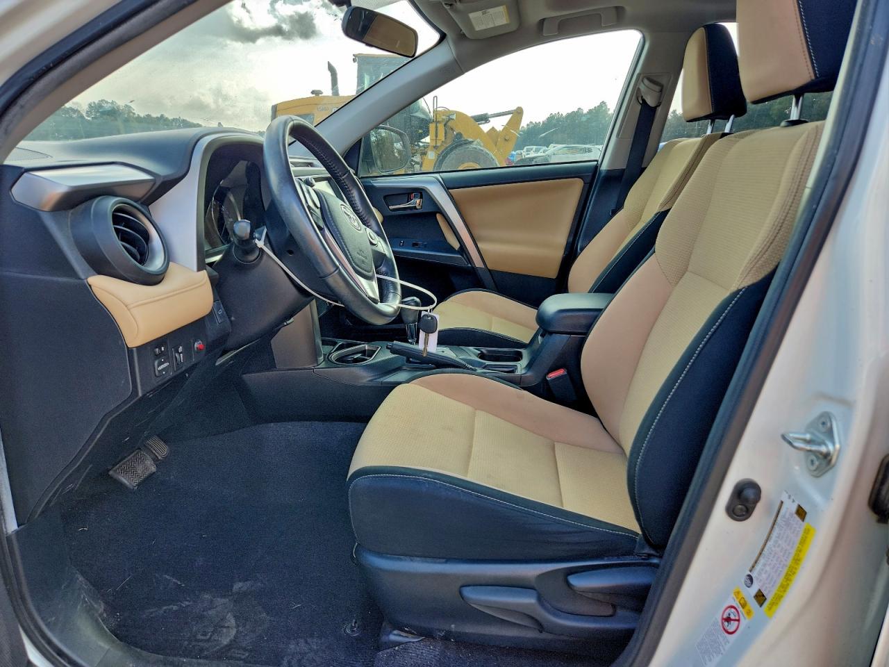 Toyota RAV4 Xle Image 5