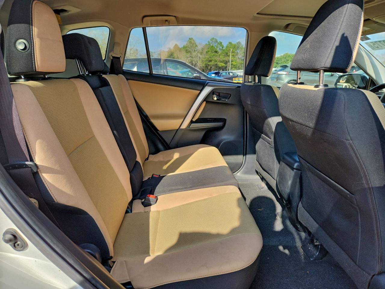 Toyota RAV4 Xle Image 10