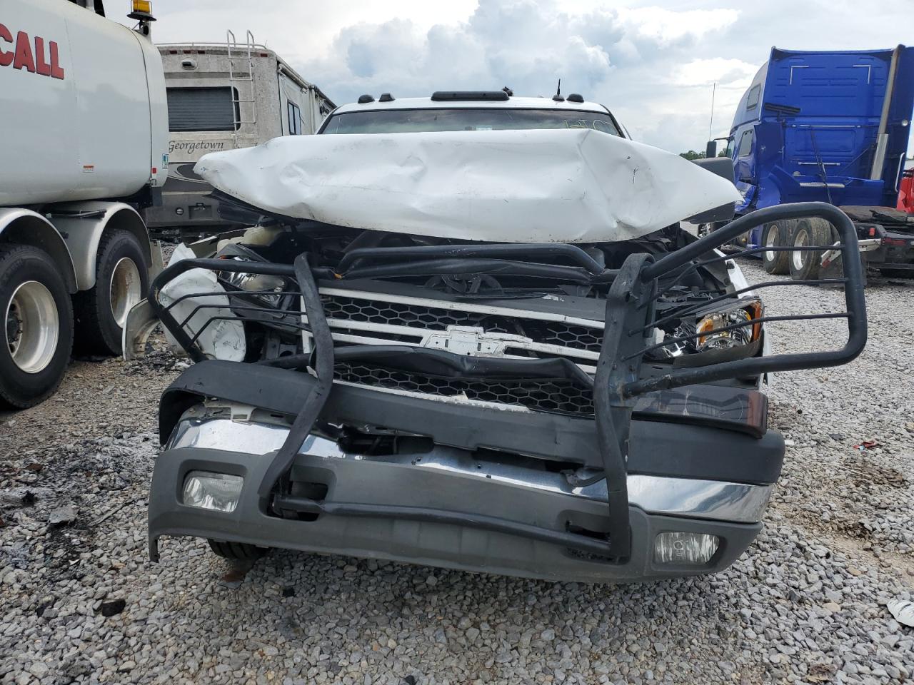 Chevrolet Silverado C3500 Image 7