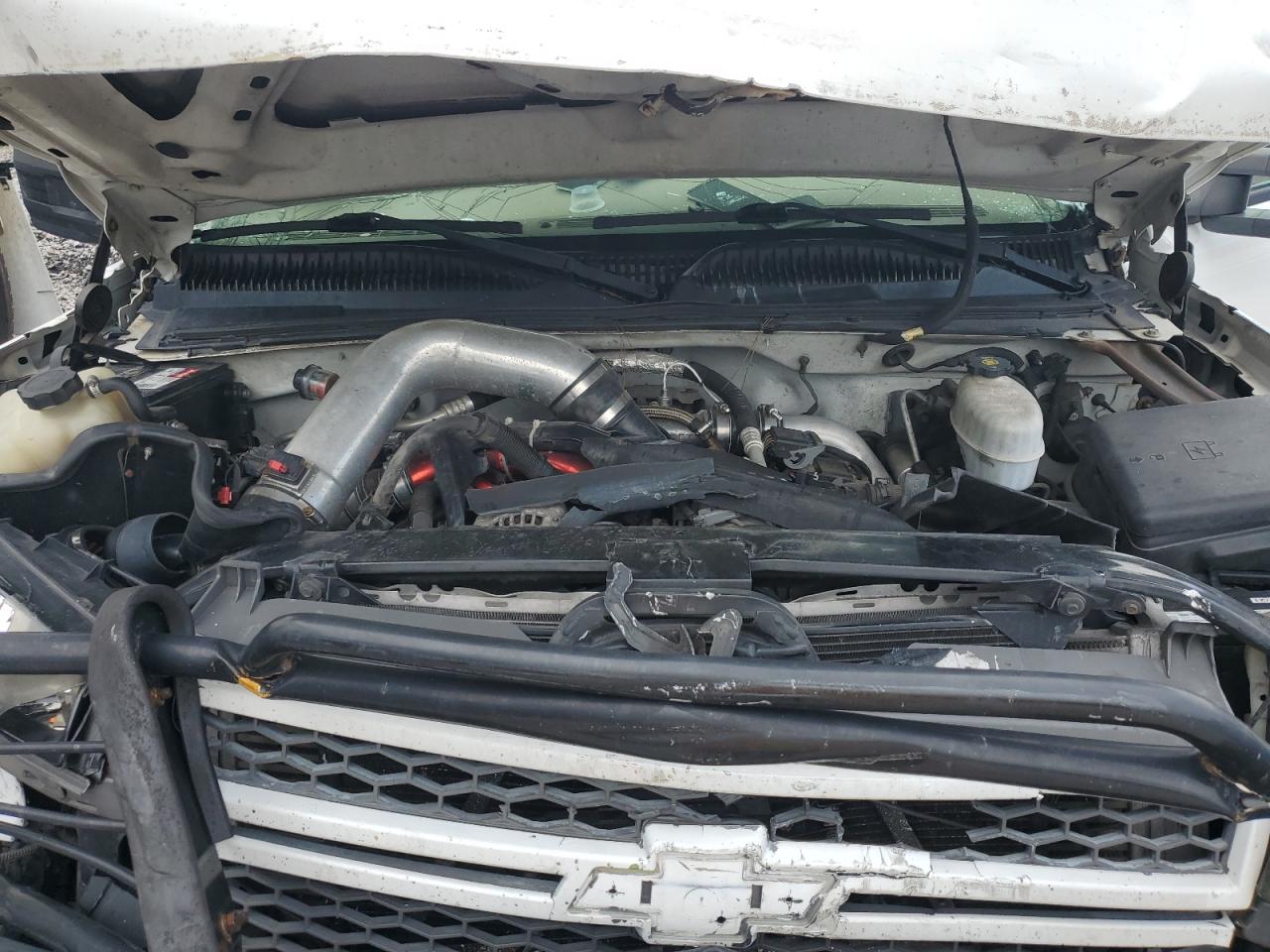 Chevrolet Silverado C3500 Image 11