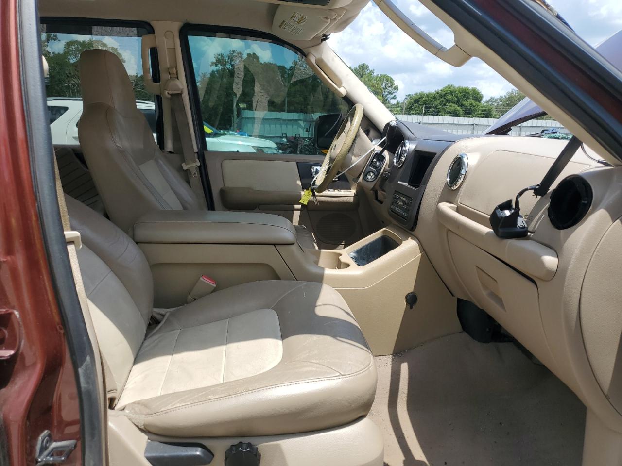 Ford Expedition Eddie Bauer Image 2