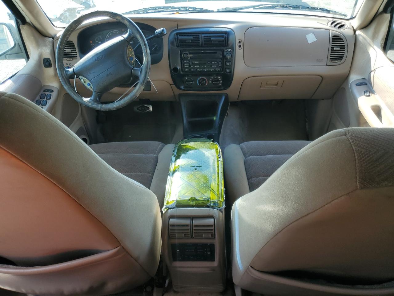 Ford Explorer Image 8