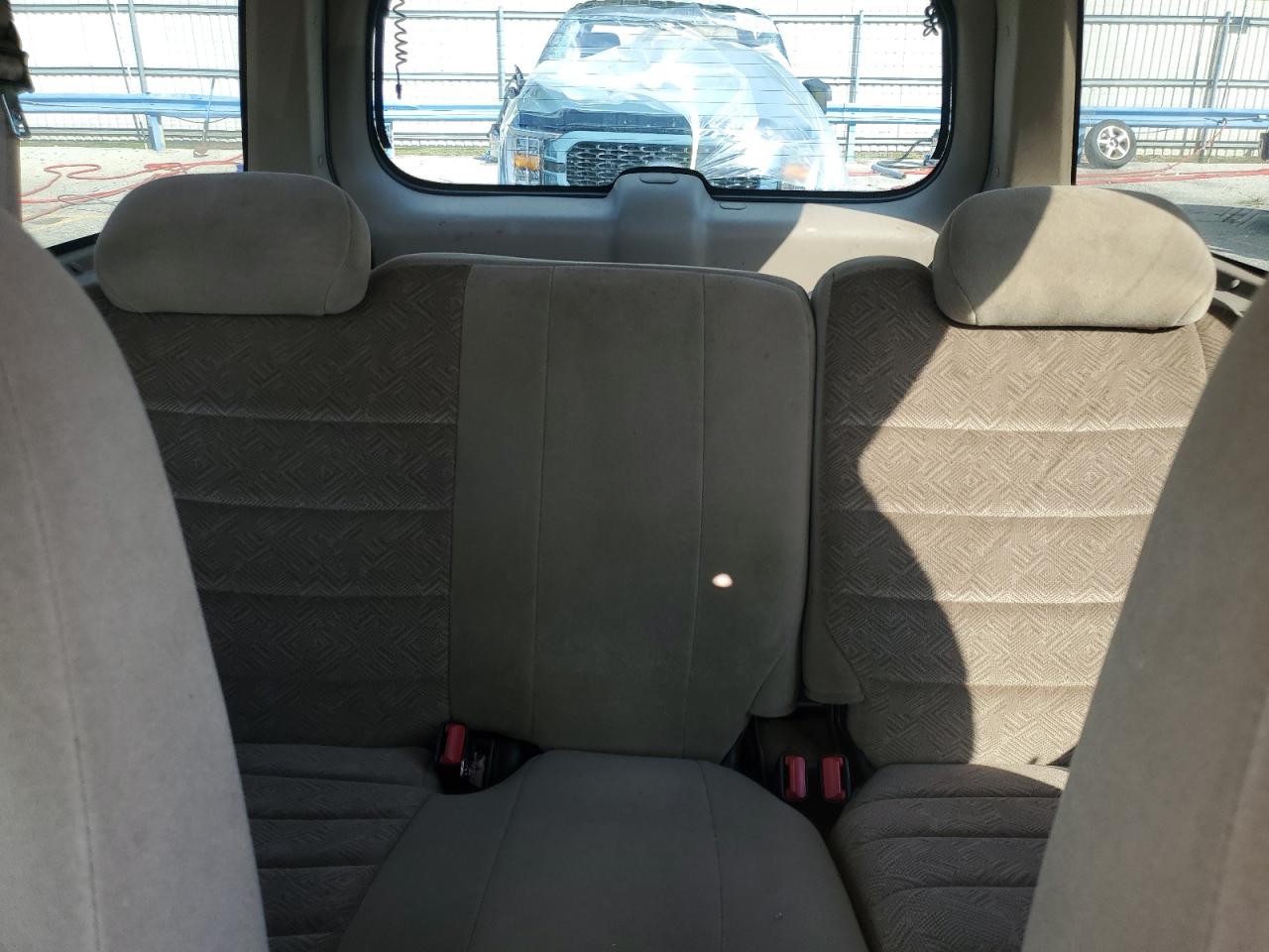 Ford Explorer Image 2