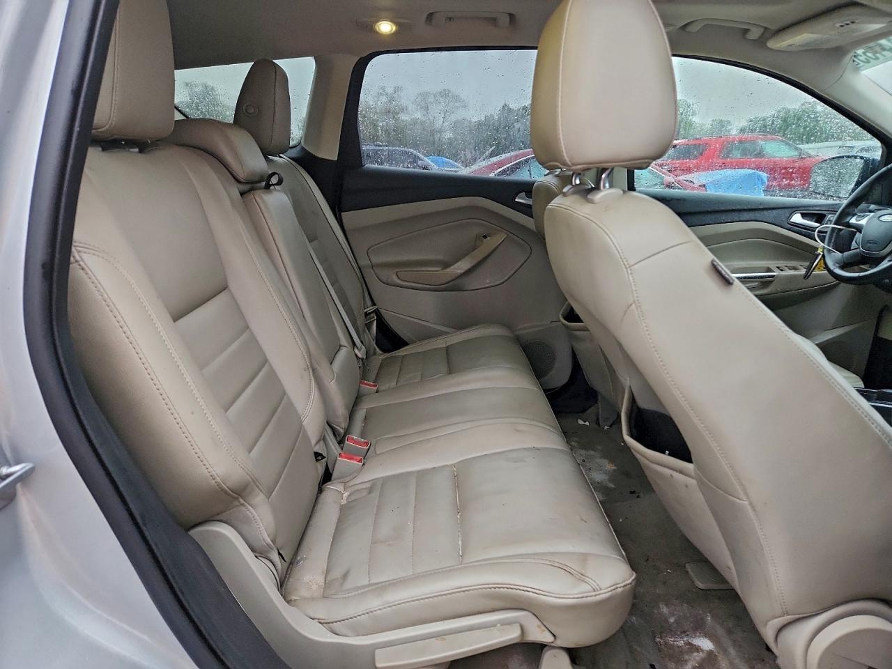 Ford Escape Titanium Image 11