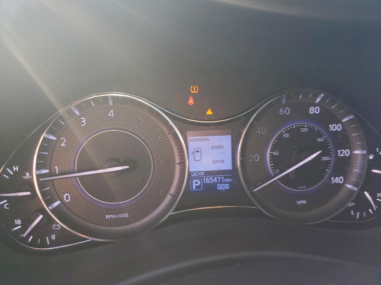 INFINITI Qx Base Image 14