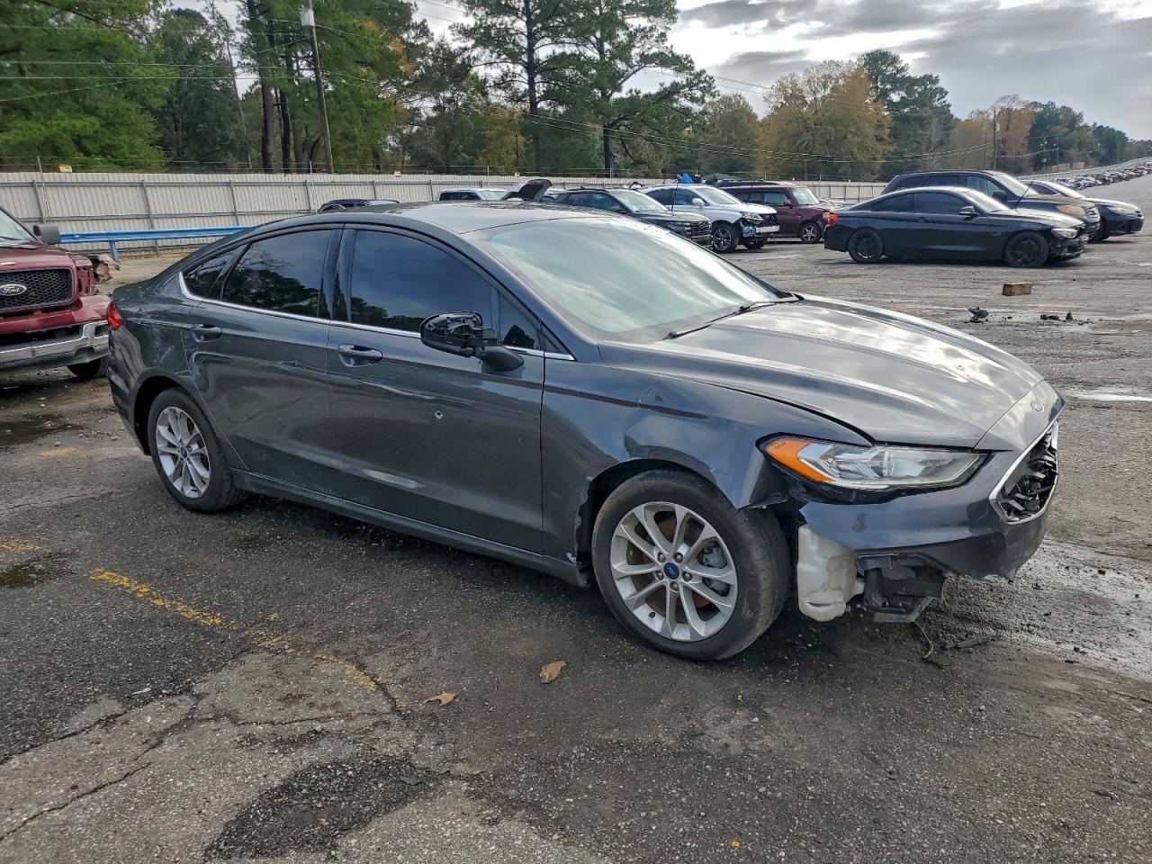 Ford Fusion Se Image 8