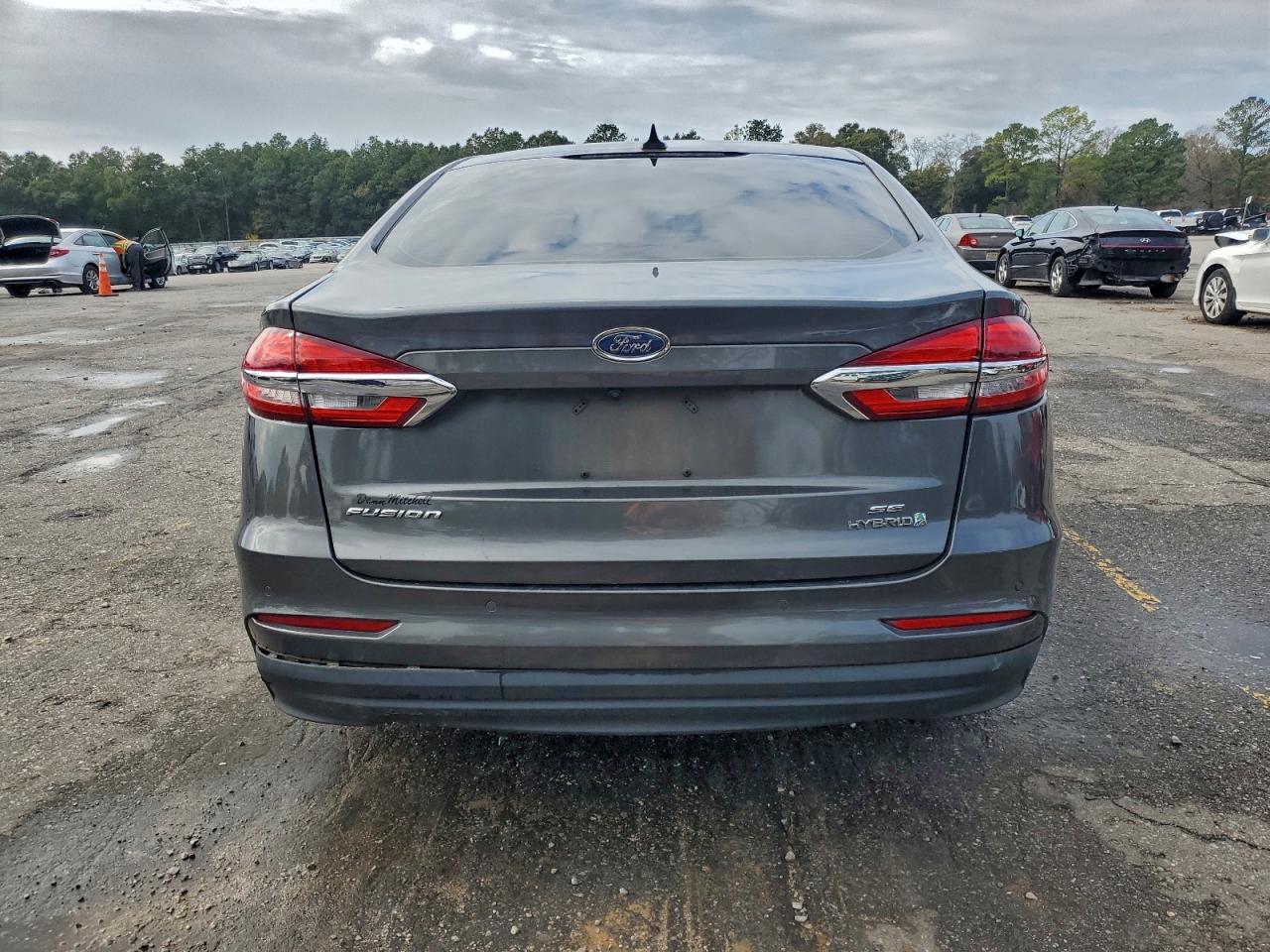 Ford Fusion Se Image 4