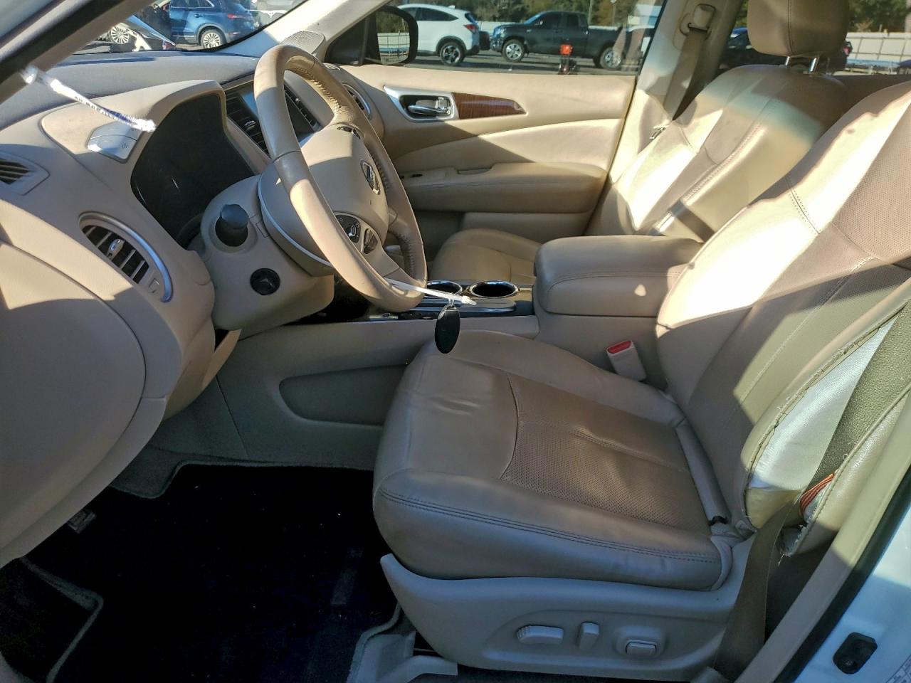 Nissan Pathfinder S Image 11